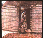 LADY WITH HOUSE, COLOR rpru-gor 